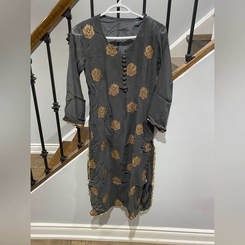 Grey Sharara